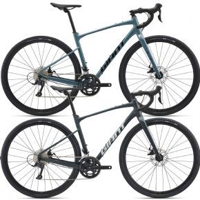 Giant Revolt 2 Gravel Bike - OUR ICONIC BIB SHORTS REDESIGNED FOR YOUR GRAVEL ADVENTURES Giant Revolt 2 Gravel Bike - OUR ICONIC BIB SHORTS REDESIGNED FOR YOUR GRAVEL ADVENTURES